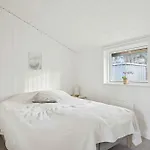 Feriehus Bright With Sunny Terrace