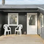 Bright With Sunny Terrace Feriehus *