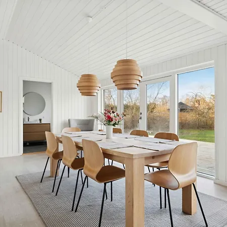 Bright With Sunny Terrace Vakantiehuis Bøtø By