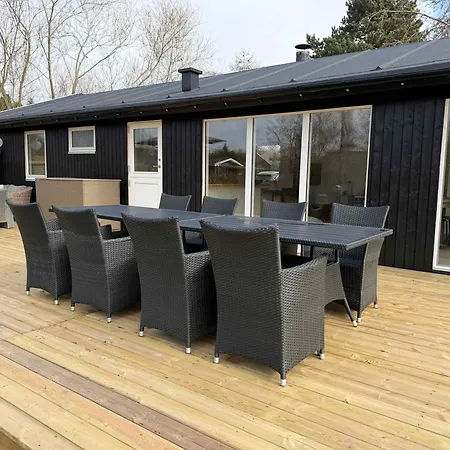 Feriehus Lyst Med Solrig Terrasse Og Bålsted Bøtø By