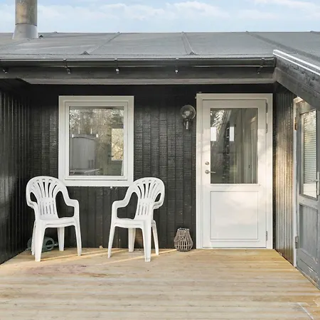 Bright With Sunny Terrace Vakantiehuis *
